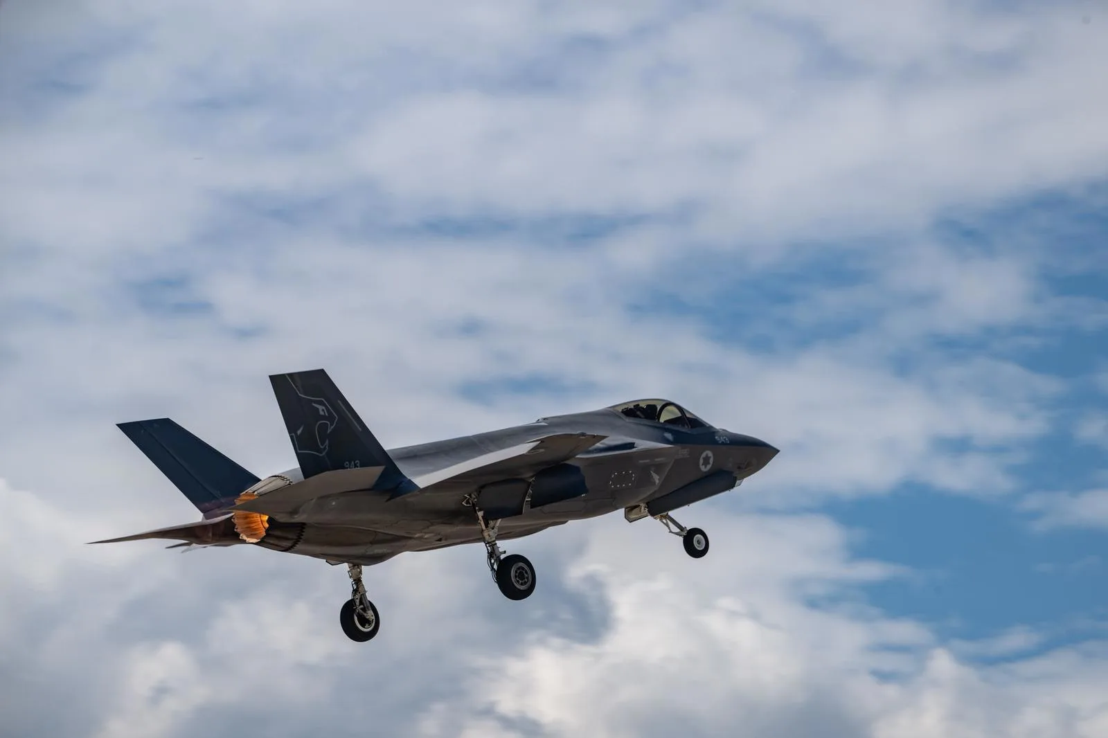 以色列軍隊的F-35戰鬥機。由 以色列國防軍發言人部隊, CC BY-SA 3.0, https://commons.wikimedia.org/w/index.php?curid=185495897