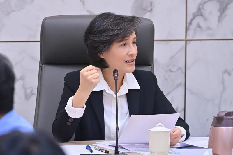 中東情勢衝擊全球能源及物價,行政院副院長鄭麗君18日主持「穩定物價小組」臨時會報。行政院提供