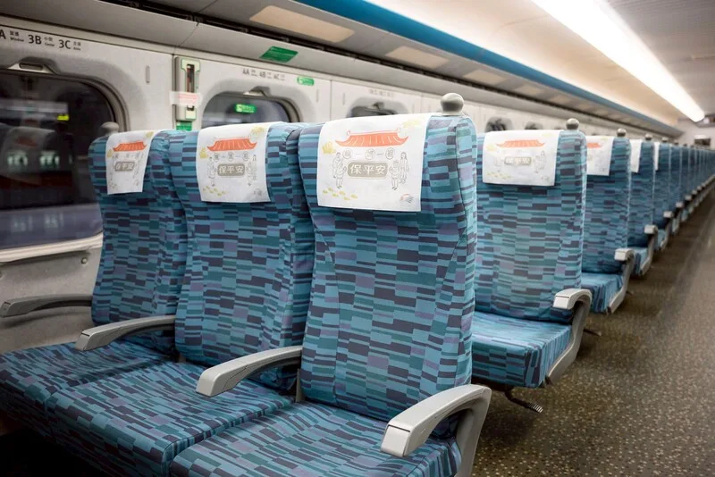 台灣高鐵在白沙屯媽祖進香期間，除了加開10列次列車外，也推出期間限定的祈福頭靠墊。台灣高鐵提供
