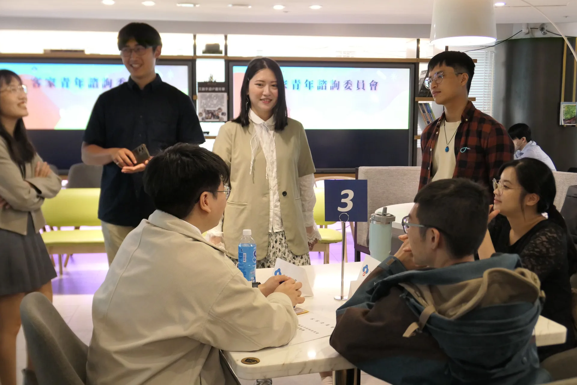 客家青年諮詢委員會天召開第2次委員會議,客家青年諮詢委員互相交流。客家委員會提供
