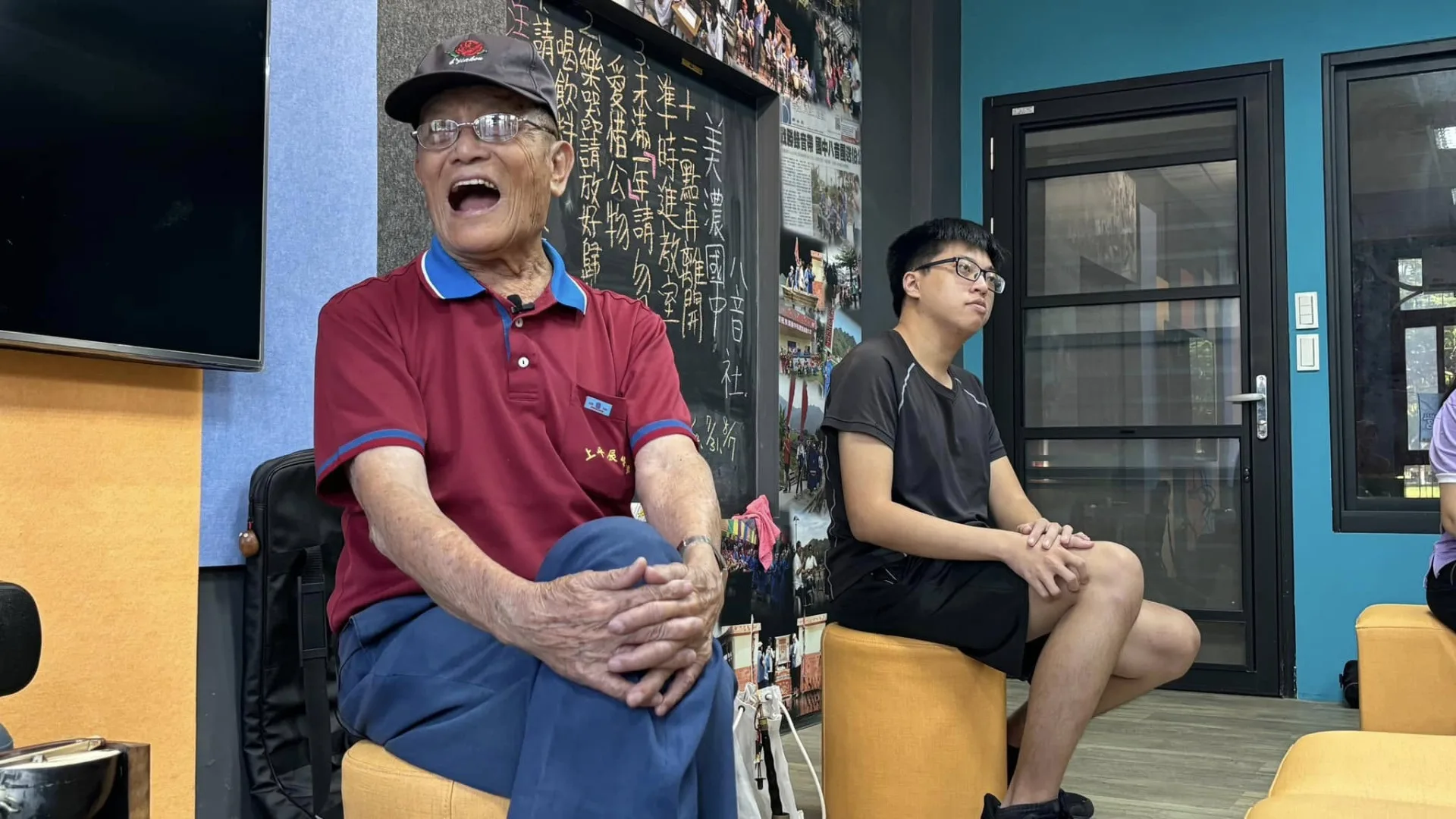 温福仁不是在吹嗩吶就是在笑看人間，典型温氏風格。李慧宜攝