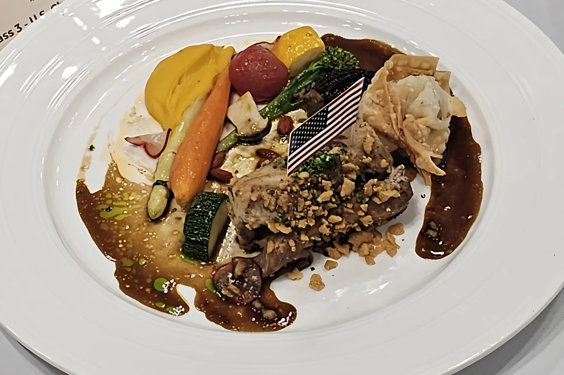 雞肉料理：漢方雞肉卷、人蔘仙草雞骨肉汁、醬煮牛肚菌、南瓜雞肉炸餃、栗子南瓜泥、季節時蔬－佳作。客委會提供