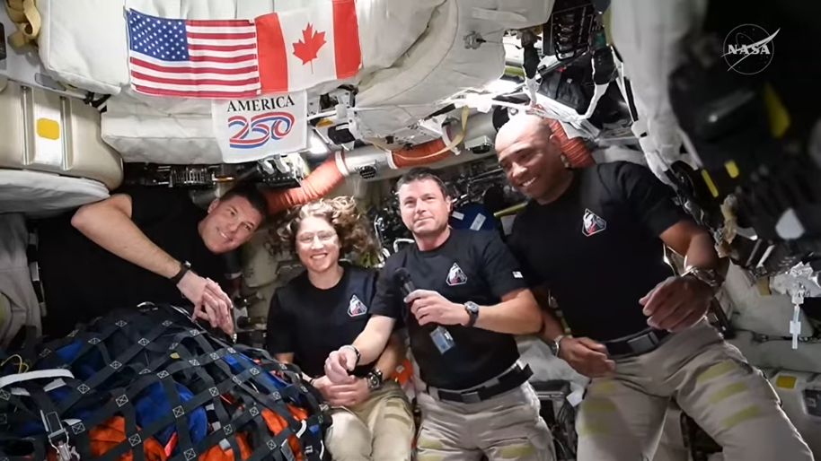 執行美國國家航空暨太空總署（NASA）繞月飛行任務的4名太空人今（7）天成為史上距離地球最遠的人類；他們搭乘的阿提米絲2號（Artemis II），打破1970年阿波羅13號（Apollo 13）任務創下的紀錄。翻攝自NASA 官網
