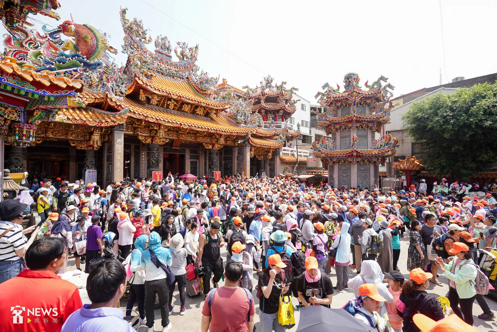 白沙屯媽祖停駕大甲鎮瀾宮,形成罕見的四媽相會。朱愷元攝