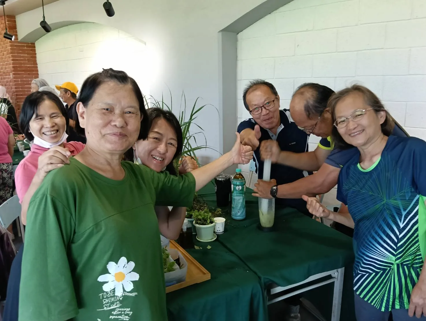 美濃客家文物館「七感療癒食農體驗工作坊」,民眾體驗療育效果看的見。高雄市客委會提供