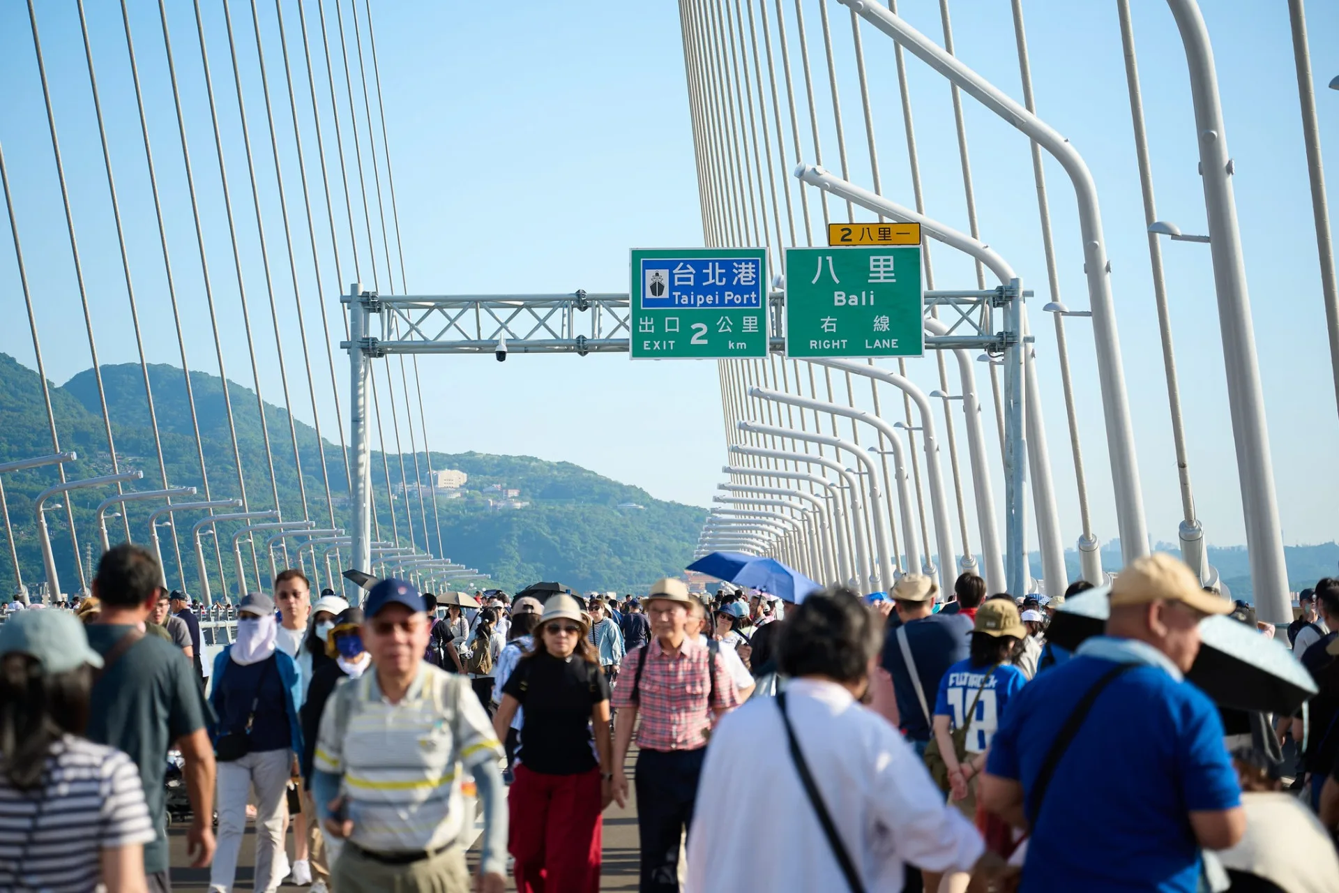 淡江大橋通車活動,資料照。翻攝自我和大橋在一起|淡江大橋開幕藝術季FB