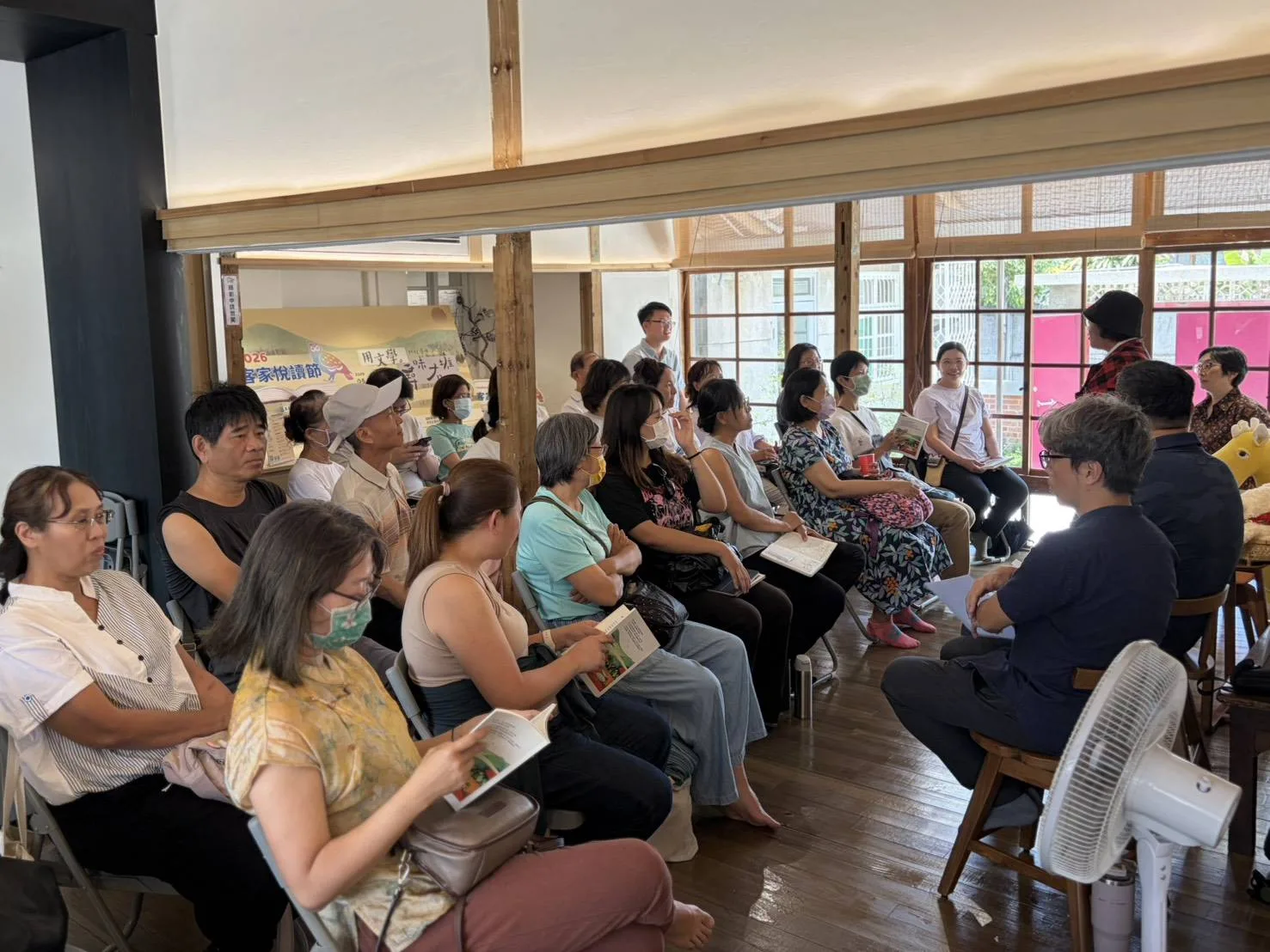 《尋味右堆》新書分享會吸引民眾踴躍參與，現場座無虛席。高雄客基會提供
