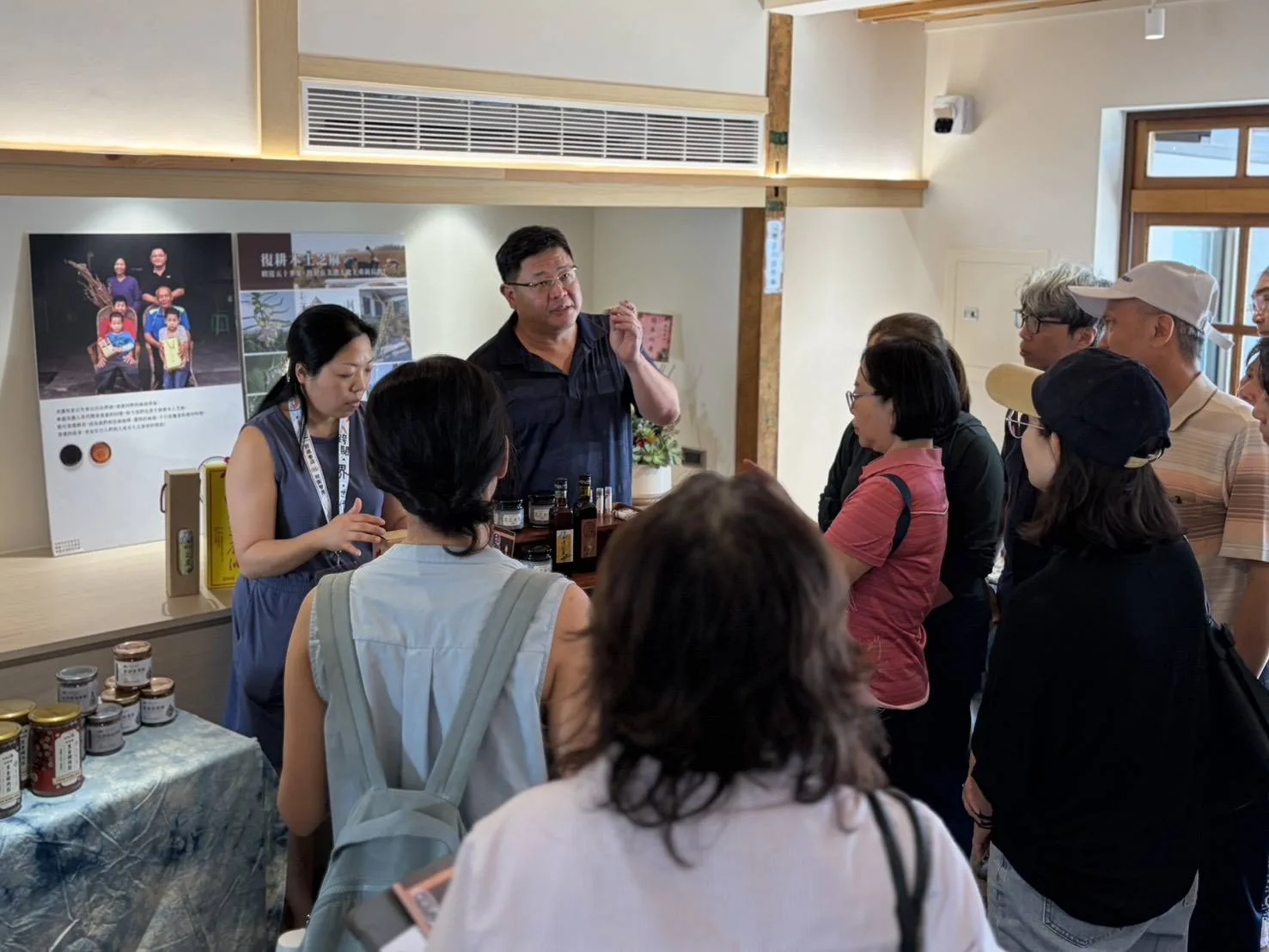 農創市集匯聚美濃、杉林、甲仙、六龜在地農產。高雄客基會提供