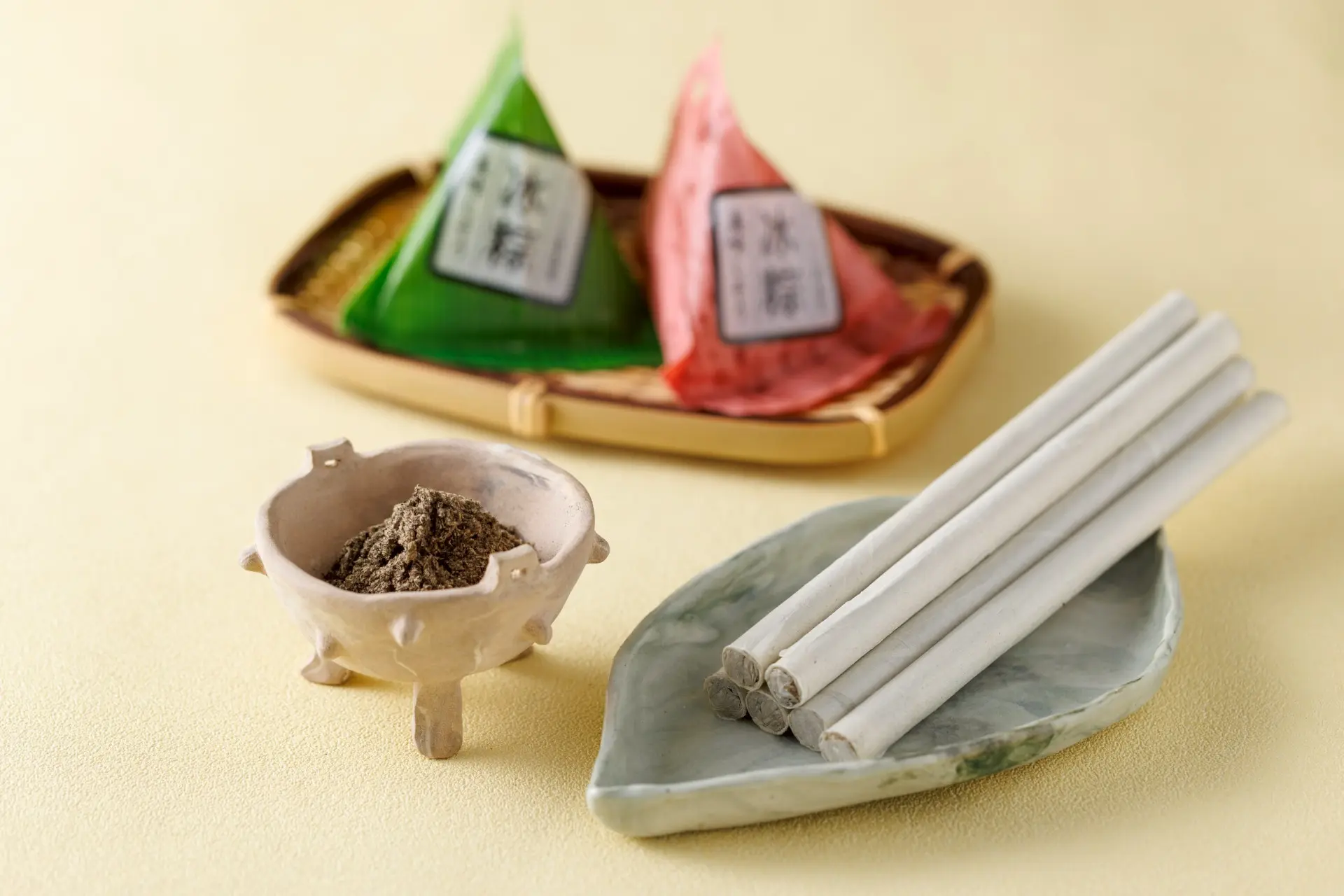 「端午特選」包括冰粽禮盒、手工皂禮盒與艾草薰香，結合節慶文化與生活儀式感，讓送禮更有心意與氛圍。桃園客家文化基金會提供