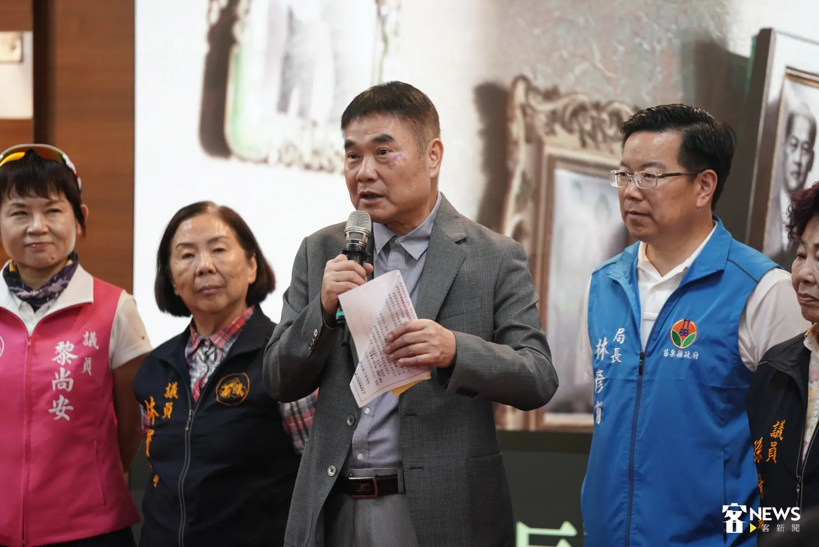 苗栗縣長鍾東錦表示《那張照片裡的我們》客語含量高達8成，歡迎縣民共同欣賞。范修語攝
