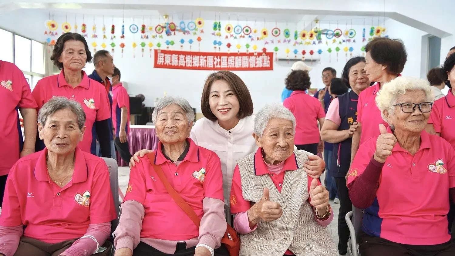 屏東高樹鄉新厝據點廚房及無障礙廁所今（18）日啟用，高齡友善的設計，讓97歲嬤直呼幸福。屏東縣政府提供