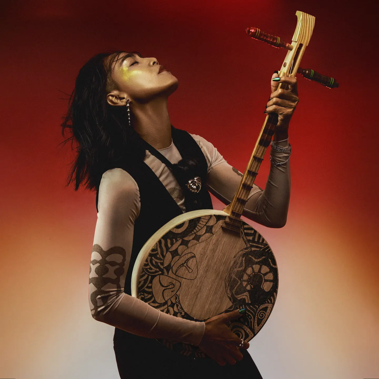 金曲歌手戴曉君Sauljaljui將歌曲〈sinisanparavac 你是無比耀眼的〉融入客語、台語,希望呈現台灣多元文化驕傲。文化總會提供