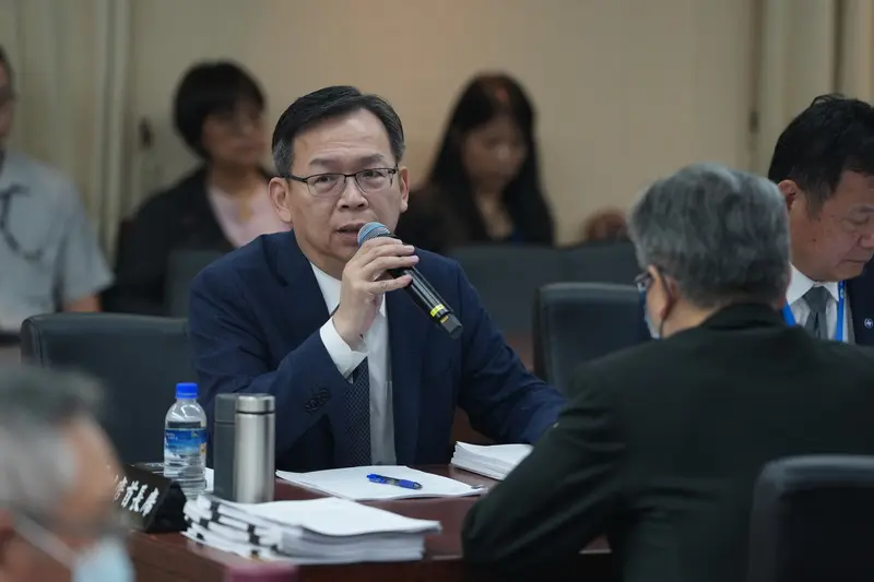 台灣高鐵25日因訊號異常造成列車延誤，交通部常務次長林國顯上午列席立法院交通委員會，向立委說明狀況及處置情形。中央社