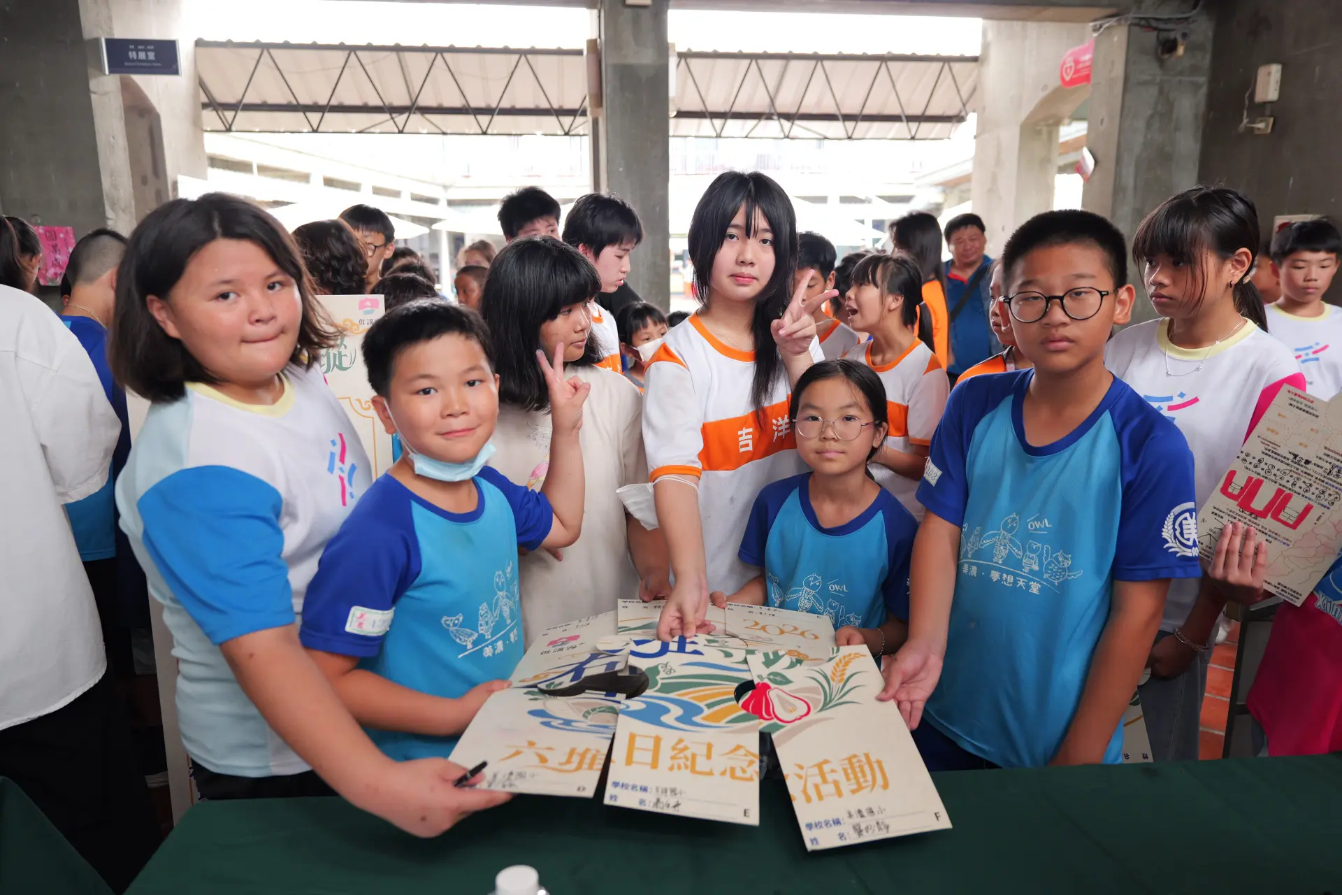 孩子們認真參與各項關卡任務,展現滿滿學習熱情。高市府客委會提供
