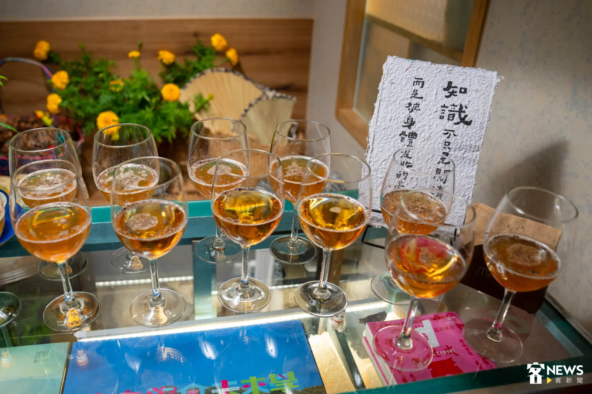 氣泡迎賓飲包含紫蘇、桂花、龍眼乾味緒，龍眼更是廖永勛的家鄉味。范修語攝