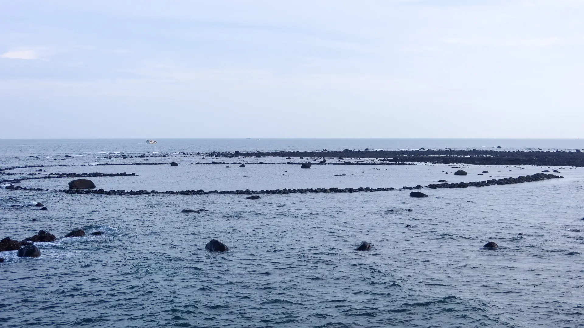 淡水舊名滬尾，因位居北海岸石滬群尾端而得名，現淡水河出海口還保有石滬。何來美攝