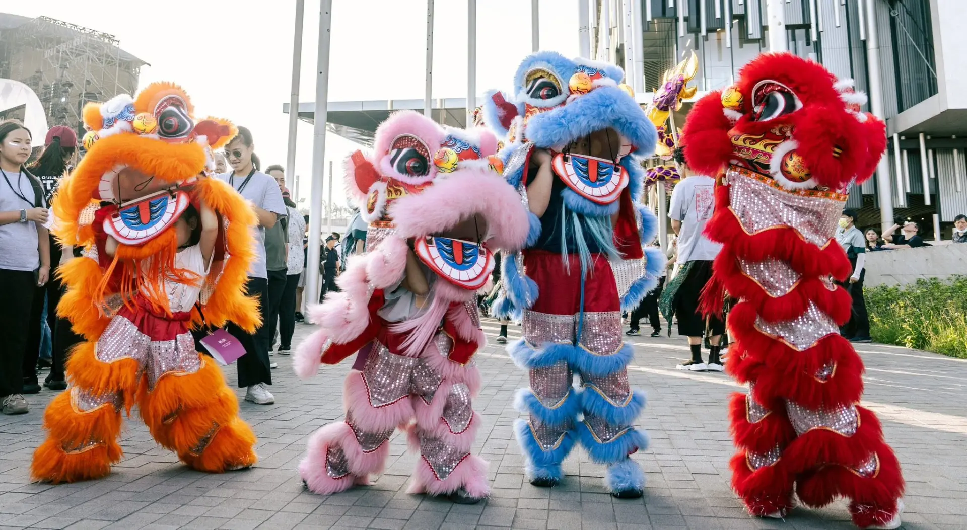 舞空術劇團的舞獅造型可愛,負責舞獅的有國小學生,演出時相當受歡迎。舞空術劇團提供
