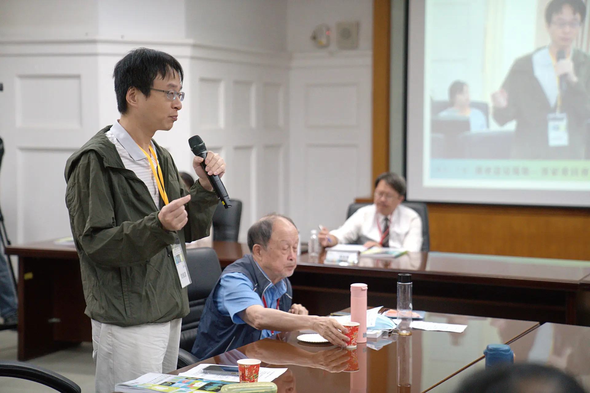 高師大教授吳中杰建議可鼓勵部分的Holo教師，發展第二國家語言，透過羅馬字學習客語，將有助於解決客語師資的問題。廖文琪攝