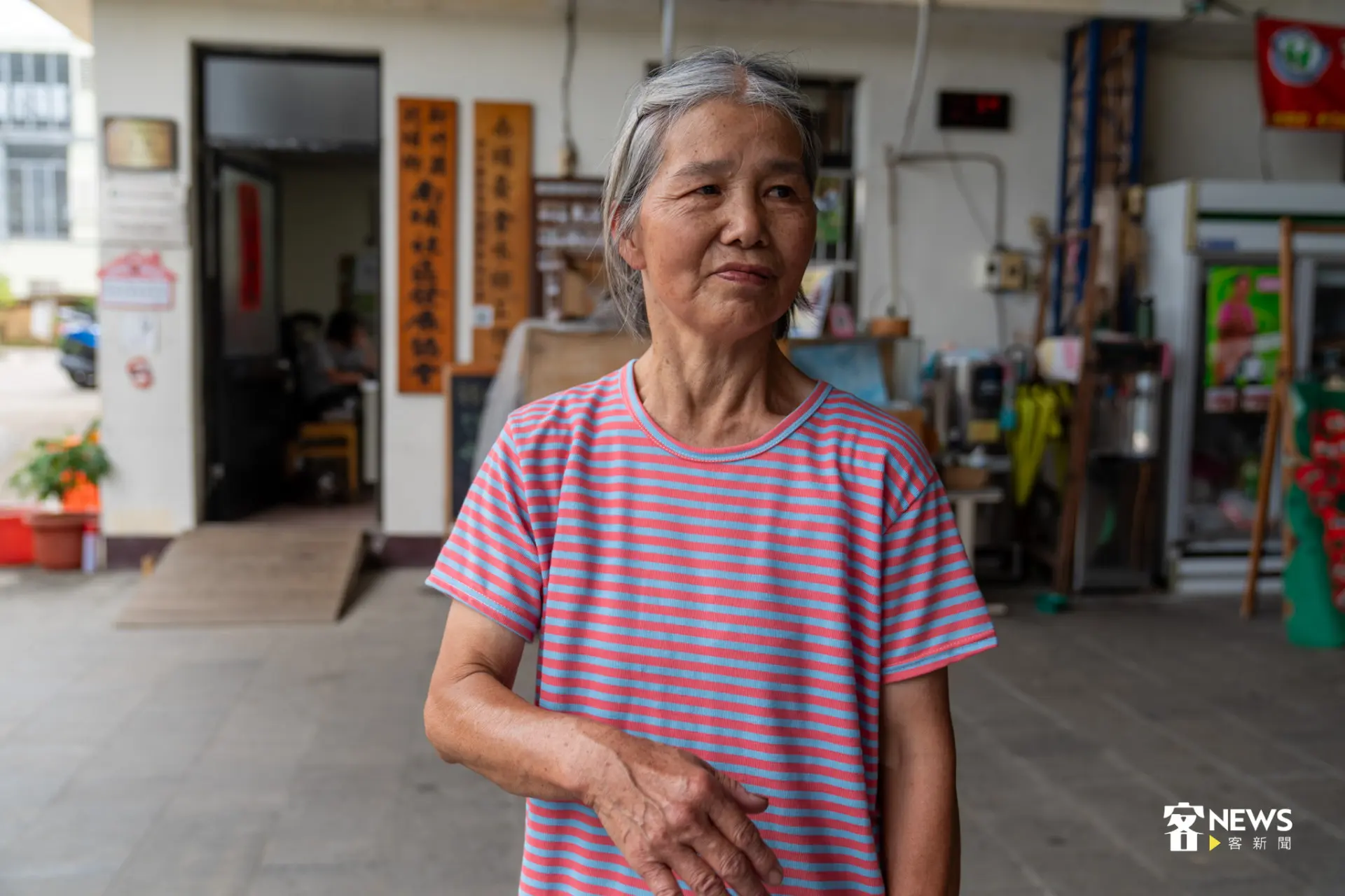 社區媽媽徐雪桃擁有50年廚藝，掌廚社區客家粽製作，人稱雪桃姐。李宥妍攝