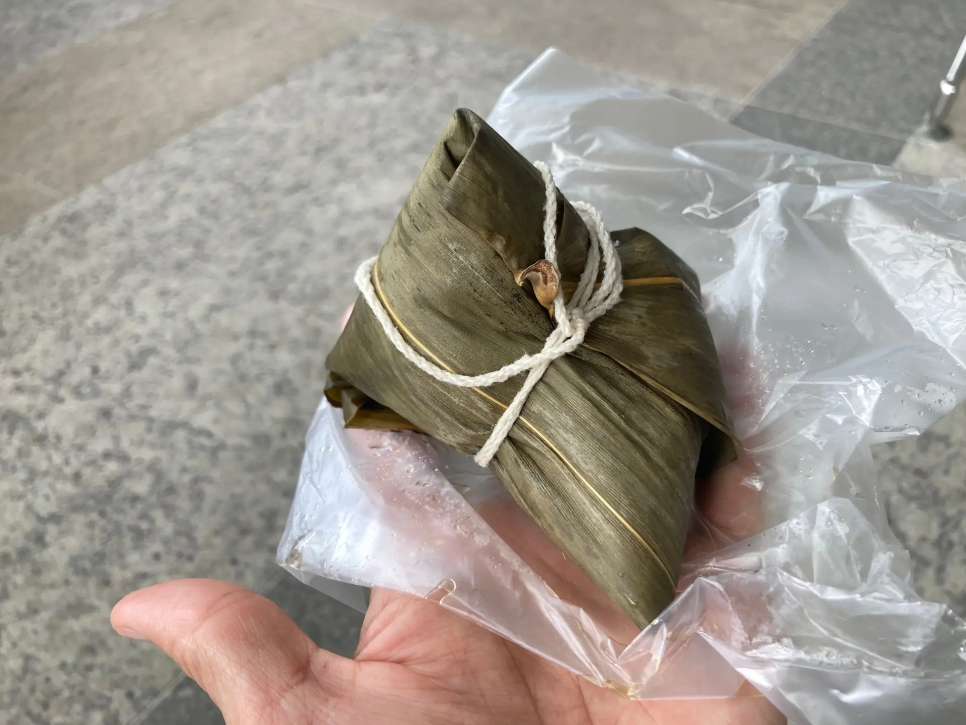 蒸熟後的蘆竹湳松阪肉粽。廖文琪攝