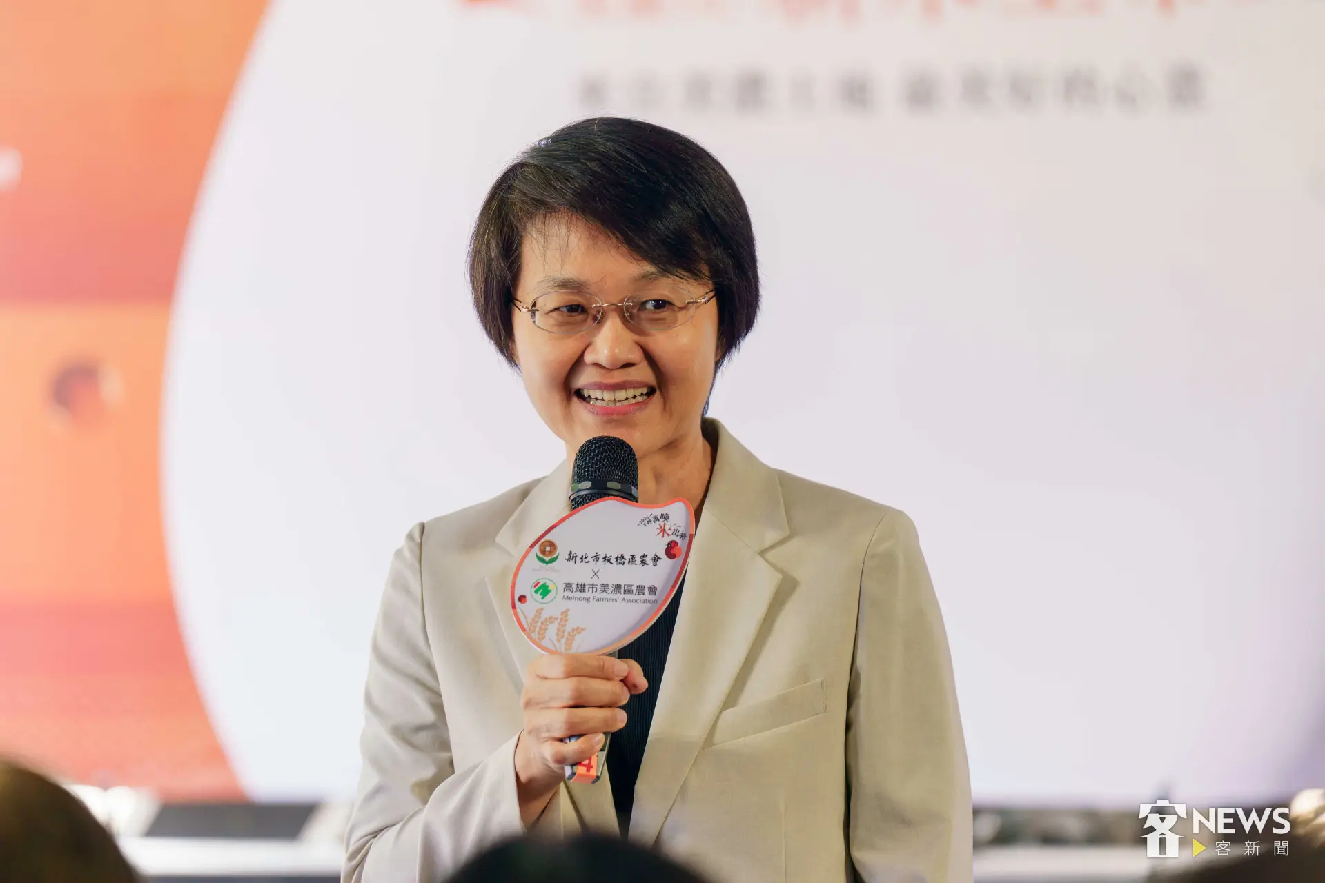客委會主委古秀妃表示，比起加工過的麵粉類食品，鼓勵大家多多食用美濃高雄147白米。李台源攝