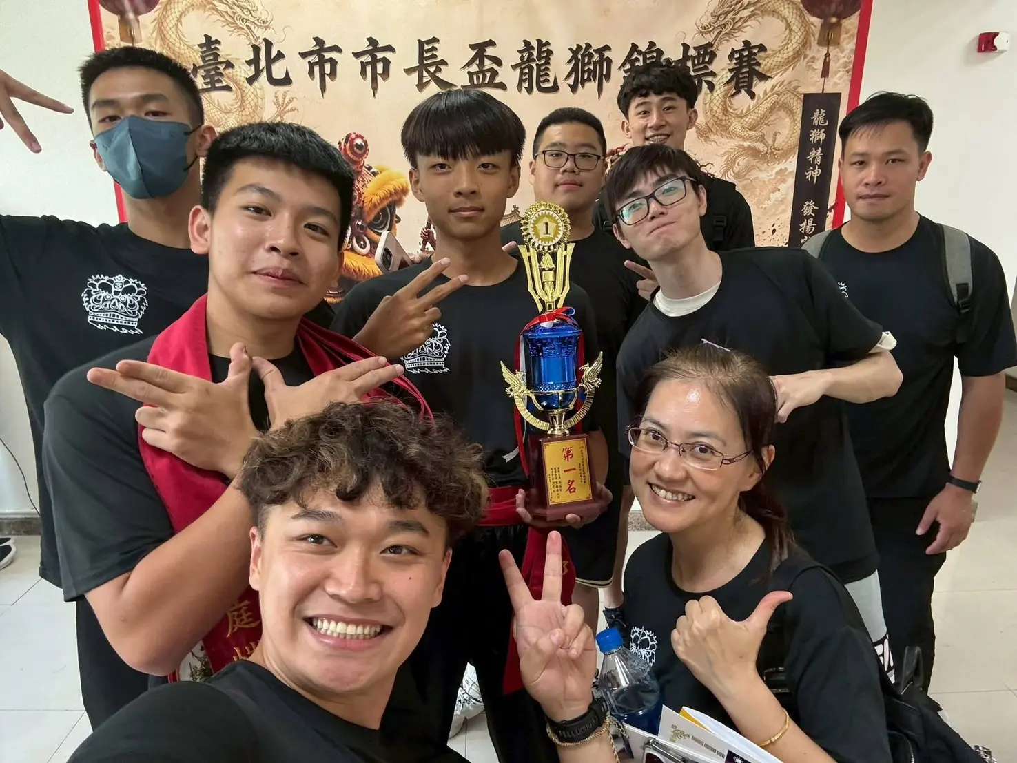 新竹縣客家武術舞獅發展協會於台北市市長盃龍獅錦標賽奪冠，展現長年深耕客家獅傳承成果。鄭香浩提供