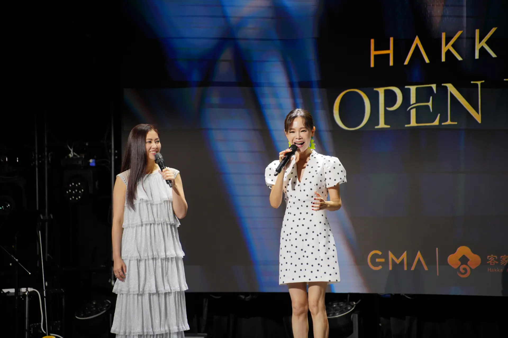 金曲歌后彭佳慧驚喜預告明年將發行新客語專輯，並肯定客家音樂人用母語創作很重要。客委會提供