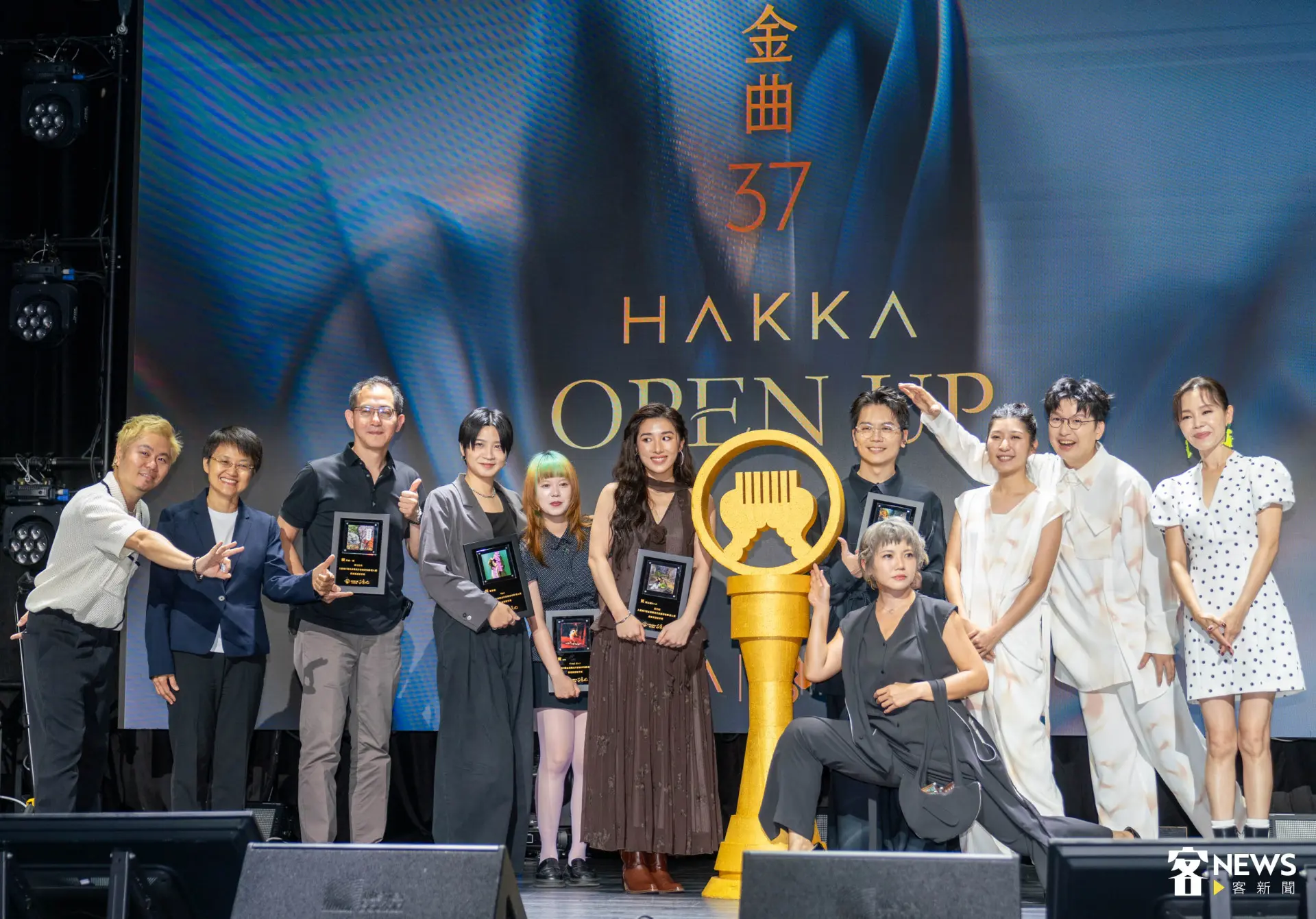 金曲37入圍最佳客語歌手、最佳客語專輯、最佳新人獎合影。范修語攝