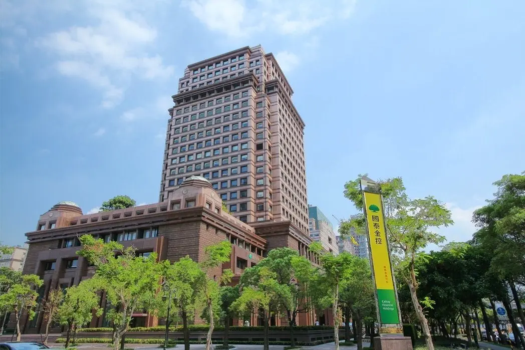 上述台股調查為國泰金6月國民經濟信心調查,於6月1日至7日進行,針對國泰人壽官方網站會員及國泰世華銀行客戶發出電子郵件問卷,並回收共1萬3376份有效填答問卷。國泰金控提供