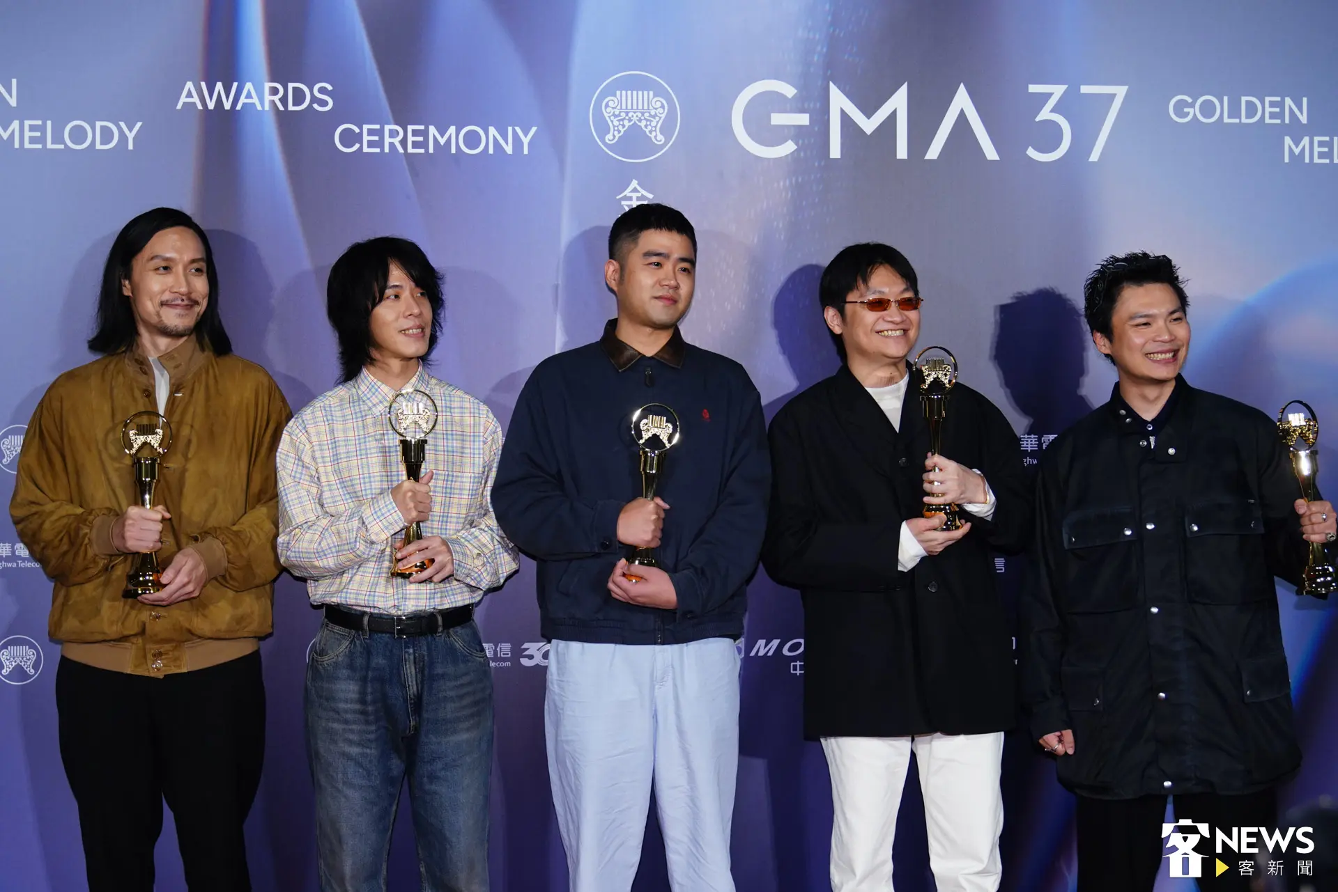 落日飛車以《QUIT QUIETLY》奪下第37屆金曲獎最佳樂團獎。朱愷元攝