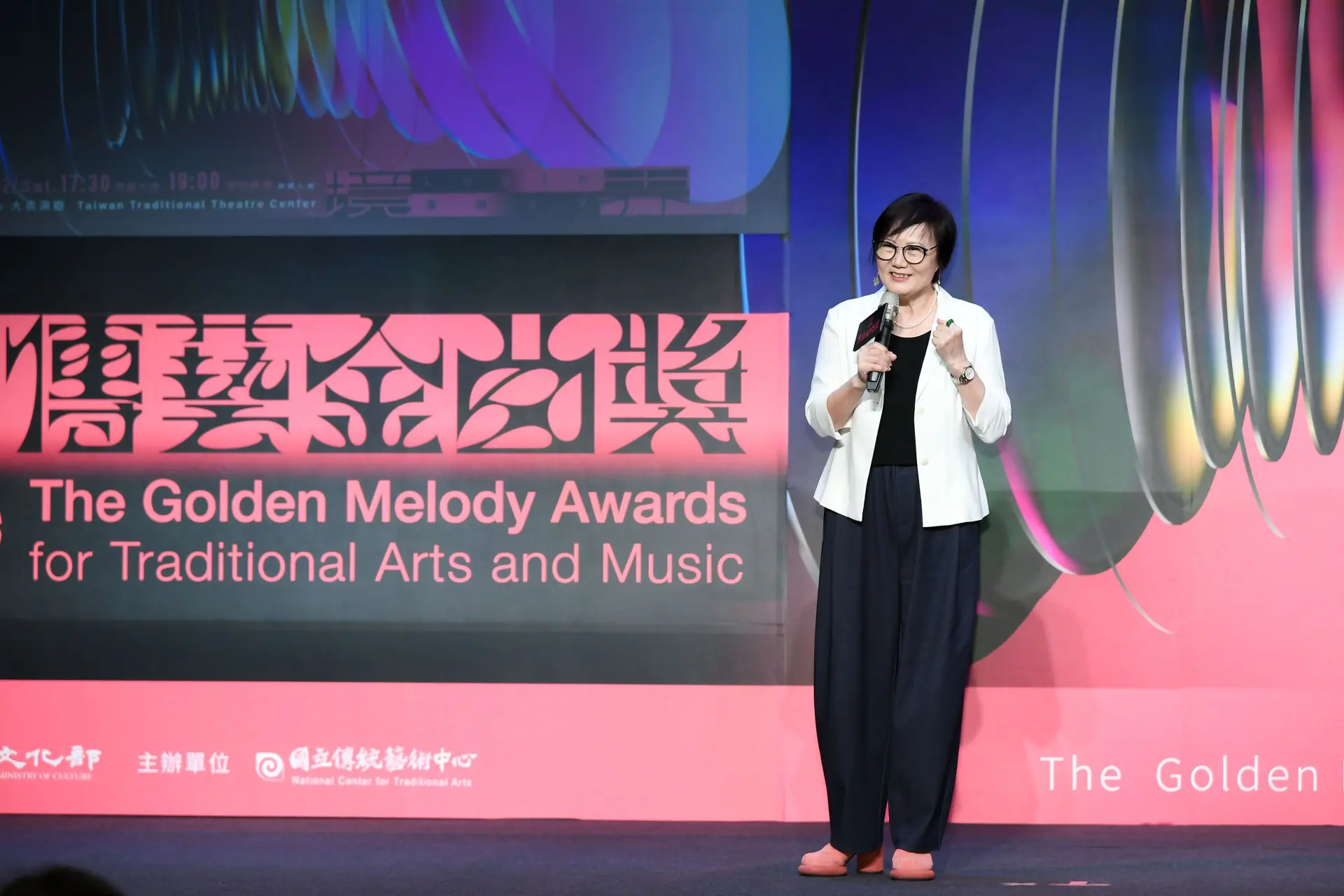 傳藝金曲總召集人暨音樂類召集人施德玉致詞。文化部提供