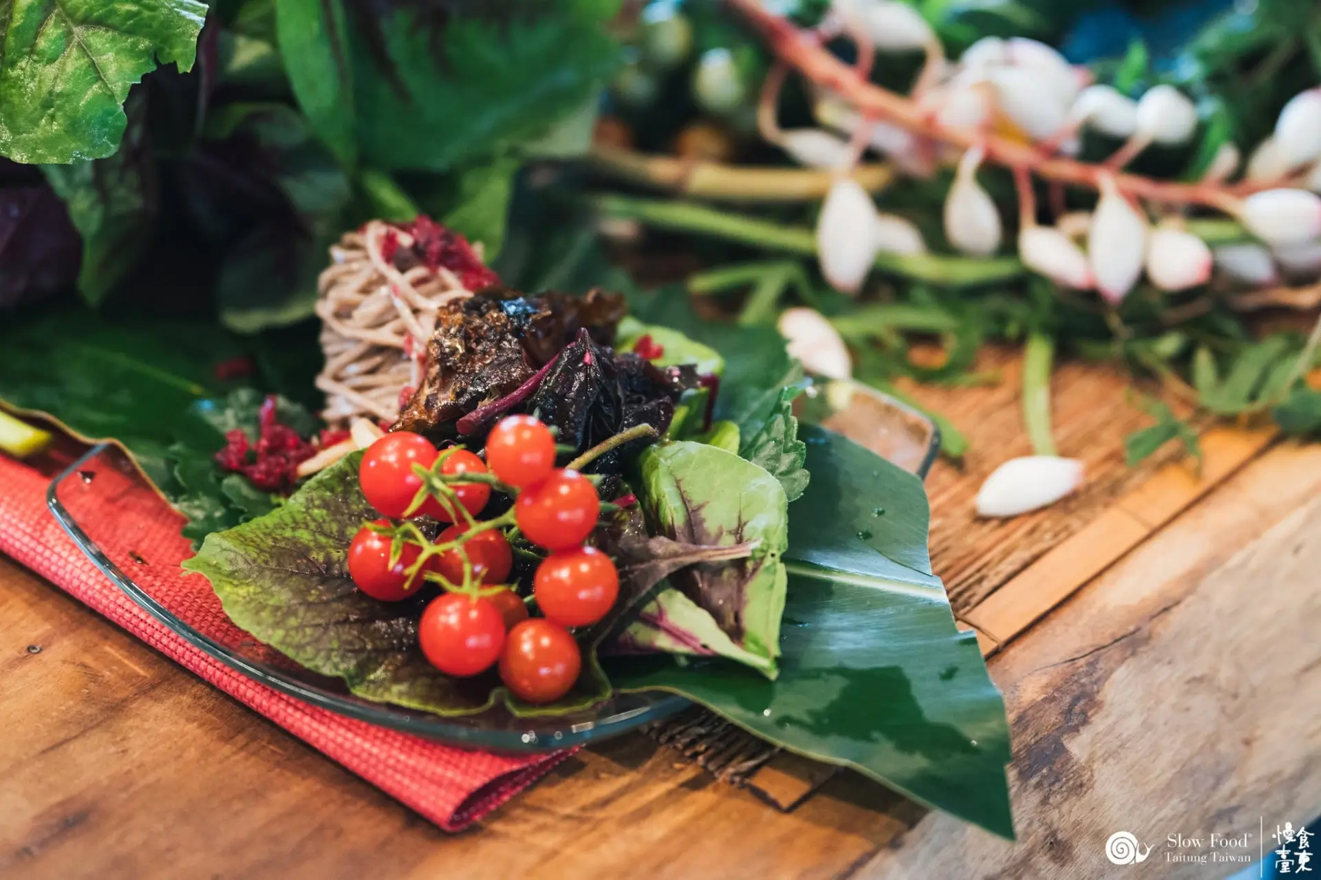 活動參與店家「六梅草堂」洛神野菜茶冷麵。翻攝「慢食臺東 Slow Food Taitung」FB