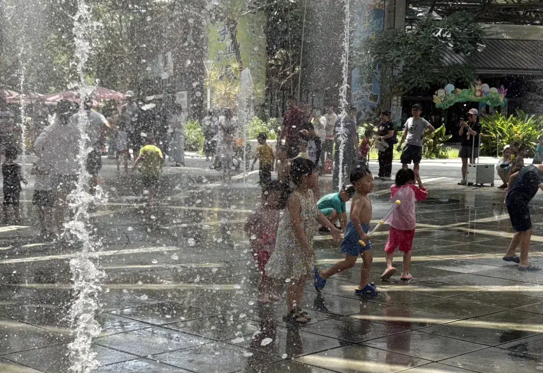 六堆客家文化園區噴泉水舞。客委會提供