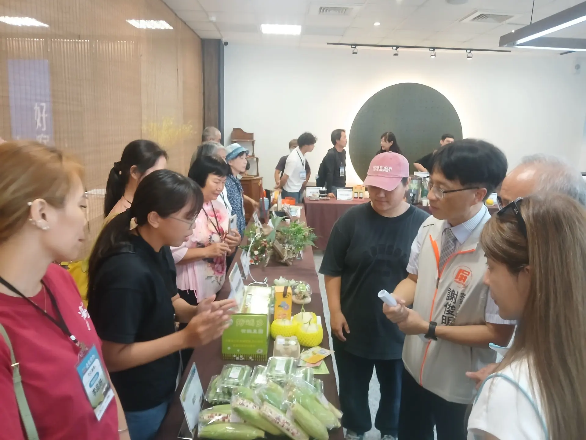 屏東縣政府客家事務處今(9)日在屏東縣客家文化中心舉辦客庄產業培力班開訓典禮。屏東縣政府提供
