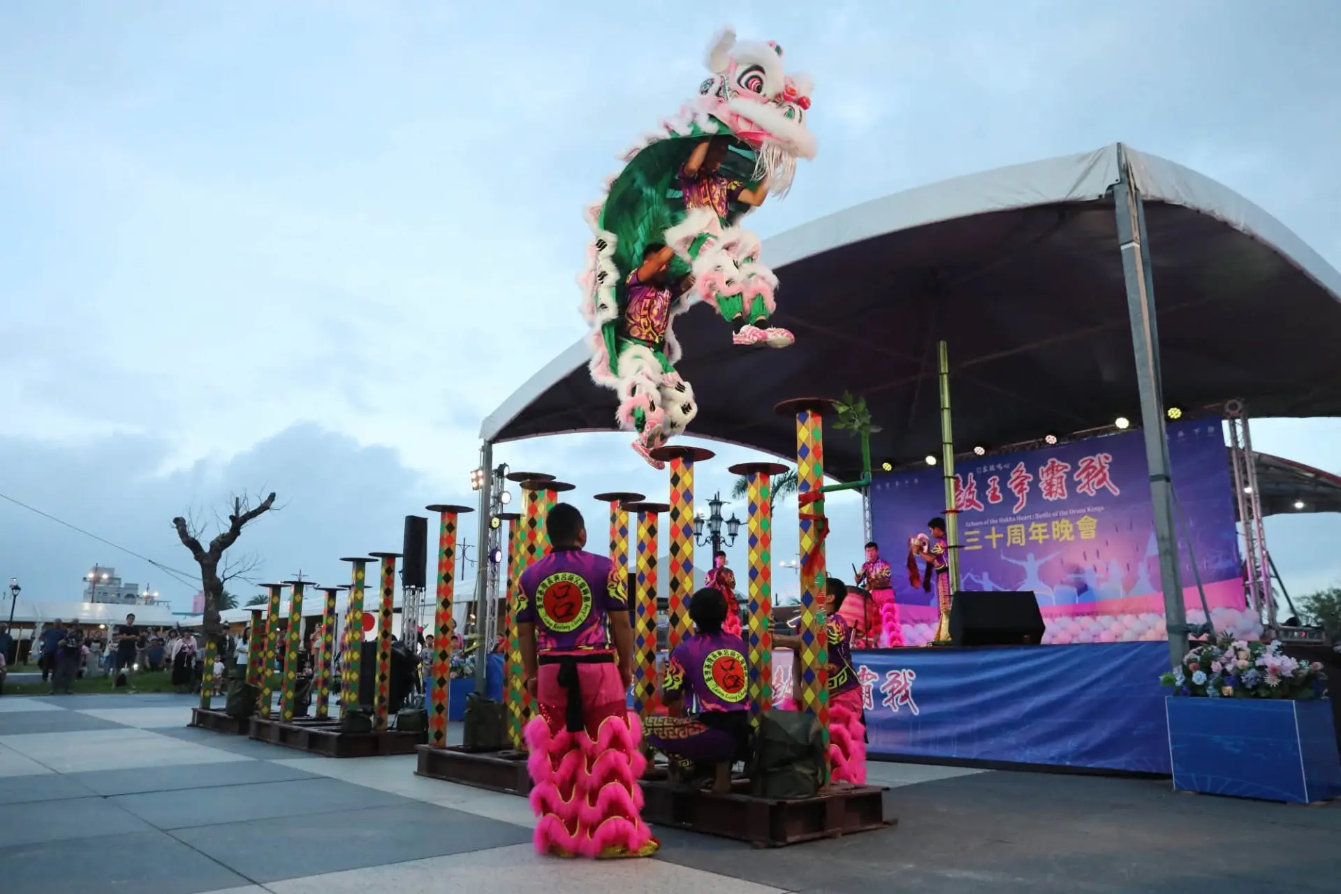 2026客鼓鳴心鼓王爭霸戰12日在花蓮市日出大道舉辦晚會。翻攝客鼓鳴心臉書