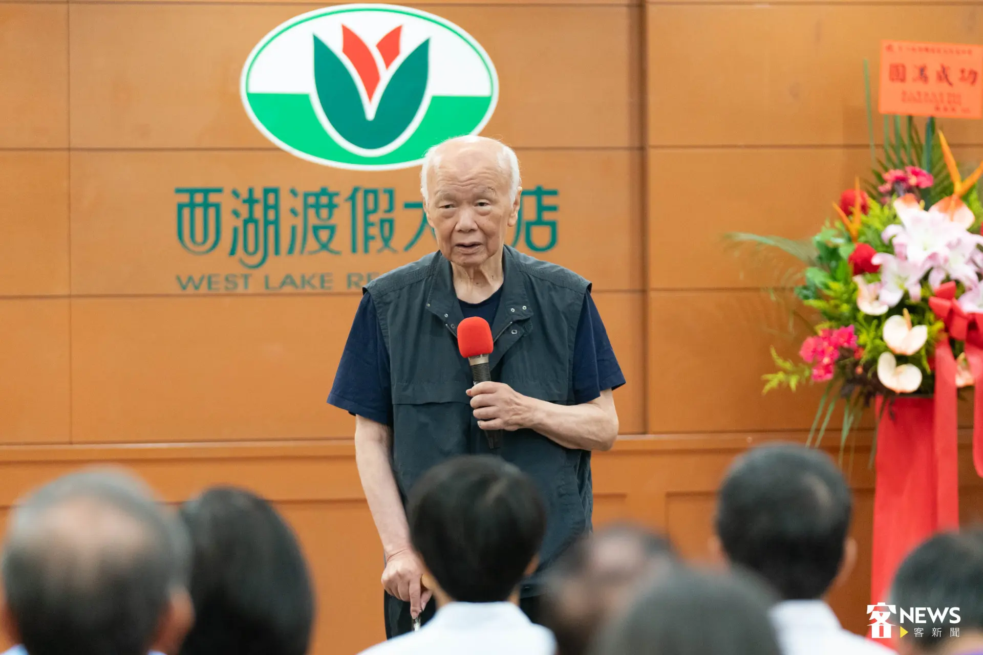 客家雜誌社社長林光華感謝37年來參與夏令營的所有夥伴。范修語攝