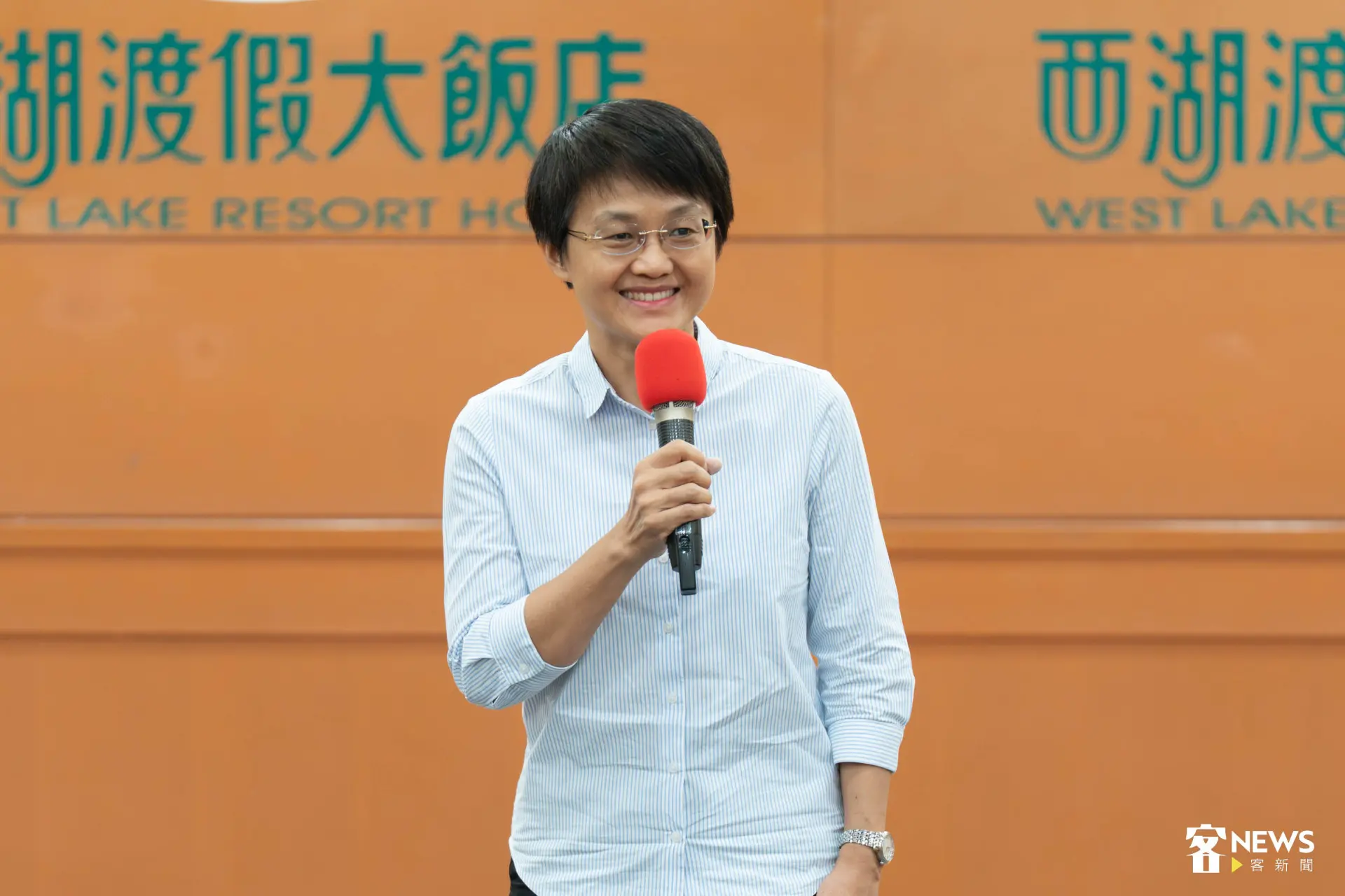 客委會主委古秀妃為夏令營致詞,鼓勵大家多擔任志工、參加夏令營,打開眼界。范修語攝