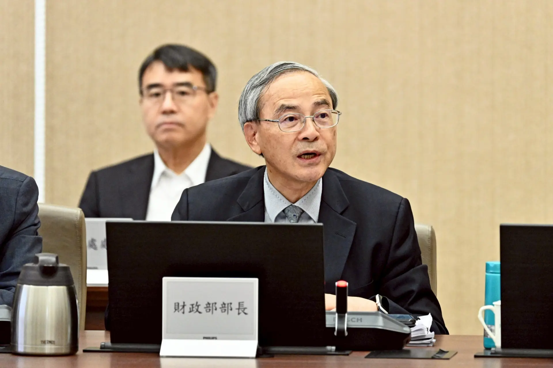 財政部次長阮清華預估新制將有16萬人受惠。行政院提供