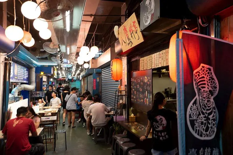 「東門市場與護城河鄰近商圈」穩坐竹市人氣王寶座。新竹市政府提供