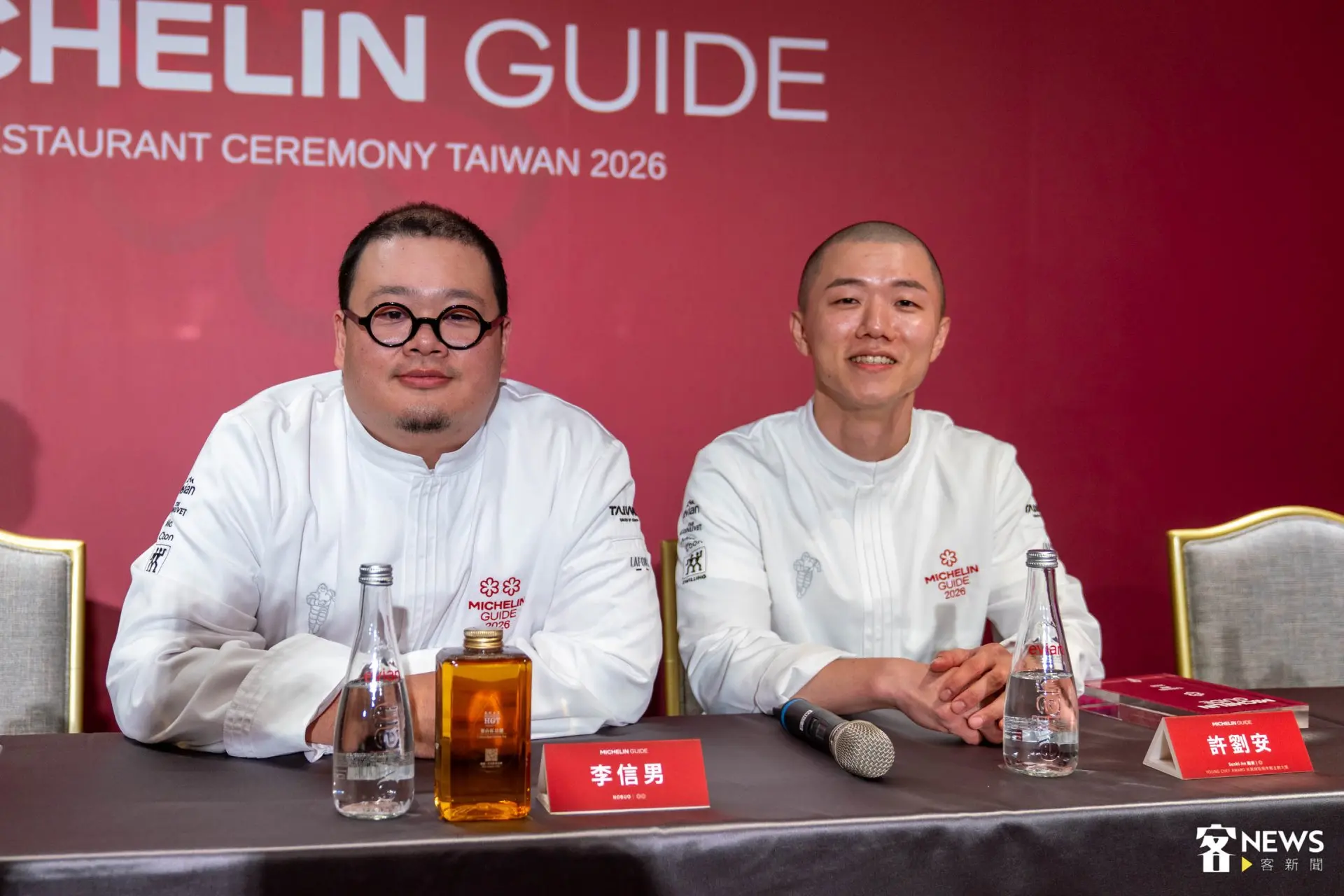 評語點出，主廚李信男（Nobu Lee）（左）以精湛的料理手法及穩定的表現，讓NOBUO成功再添一星。范修語攝