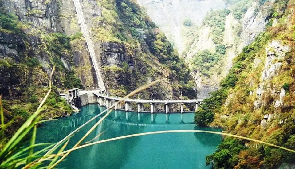 30幾年前的榮華大壩美景。陳權欣攝
