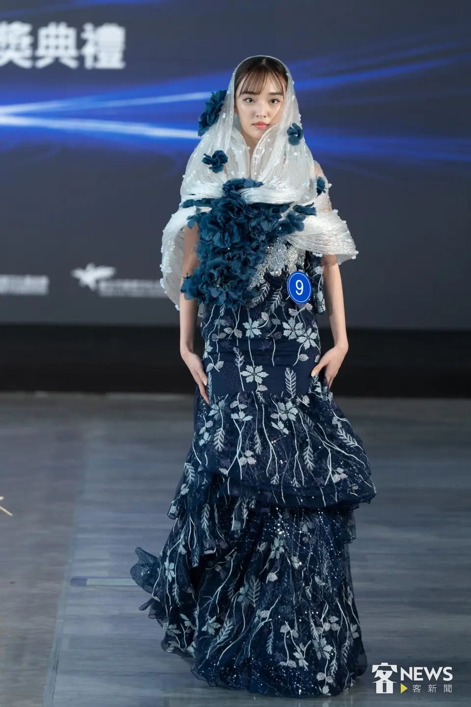 「客家時尚獎 Hakka Fashion Awards」決賽走秀，30組設計師從「後生文學獎」作品汲取靈感，設計出具現代特色的客家時尚。李台源攝