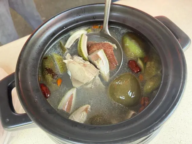今年活動推出愛玉百菇湯等創意料理，展現愛玉多元飲食文化。竹縣府提供