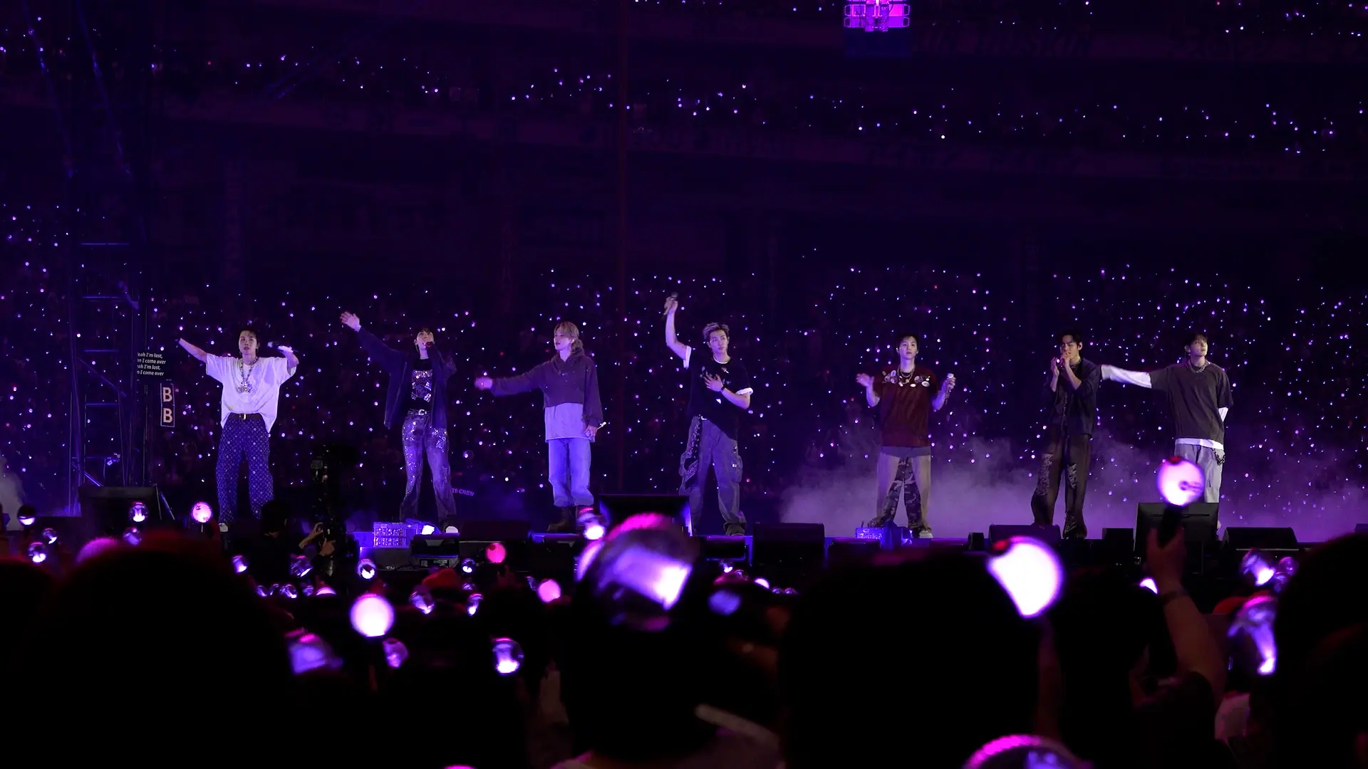 BTS正規五輯《ARIRANG》，發行後火速登上美國告示牌（Billboard）主要專輯榜冠軍、主打歌曲單曲榜冠軍，展現BTS在全球音樂市場影響力。翻攝自BTS X