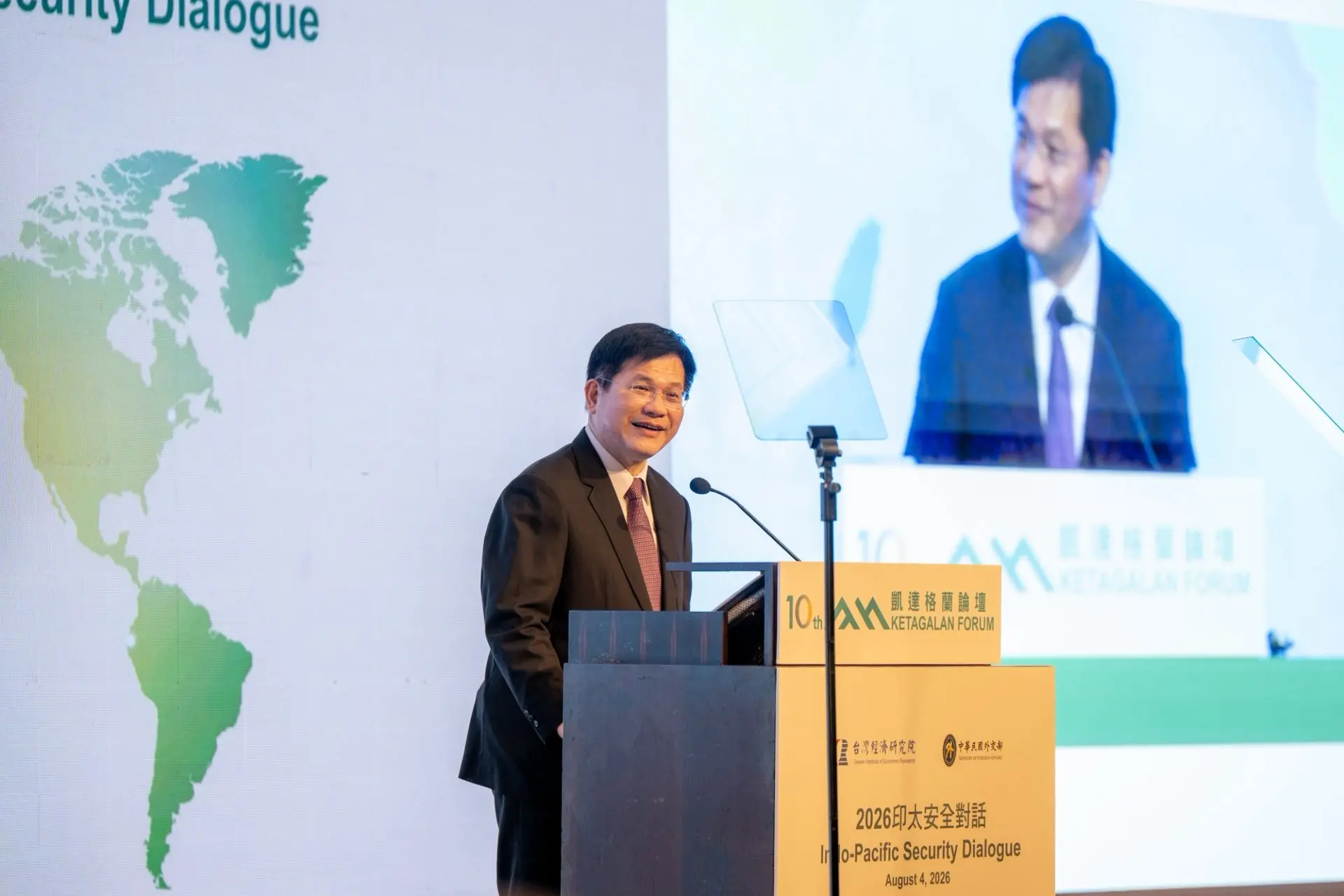 外交部長林佳龍指出,台灣民主歷程不僅改變了台灣,也持續為印太地區及全球社會帶來啟發。總統府提供