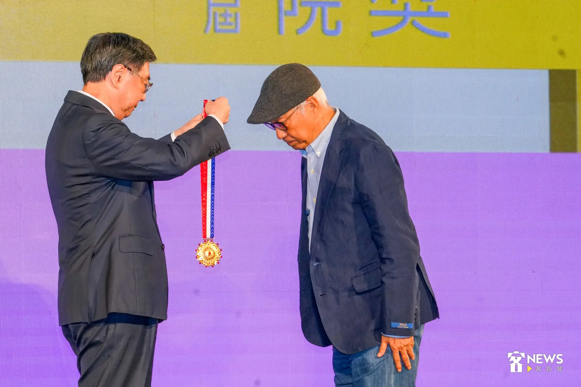 行政院長卓榮泰親授文化獎章給得主廖慶松。洪藝晅攝