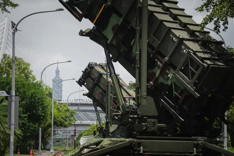 漢光演習6日進入第2天,空軍愛國者飛彈車組進駐新北戰術位置、待命接戰。中央社