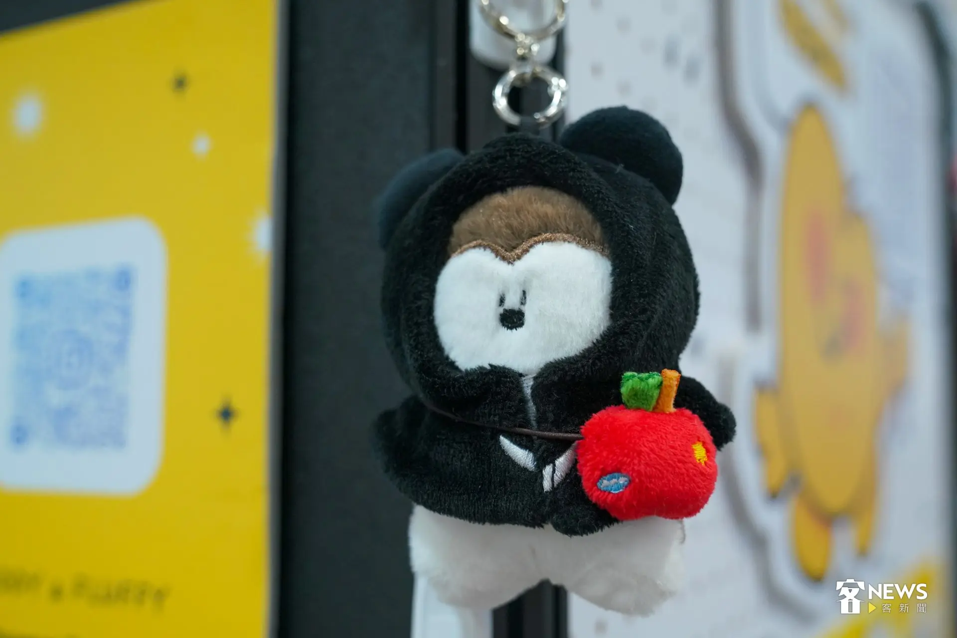 「泰迪與綿綿狗 (Teddy & Fluffy)」超萌的台灣黑熊娃衣超吸睛。洪藝晅攝