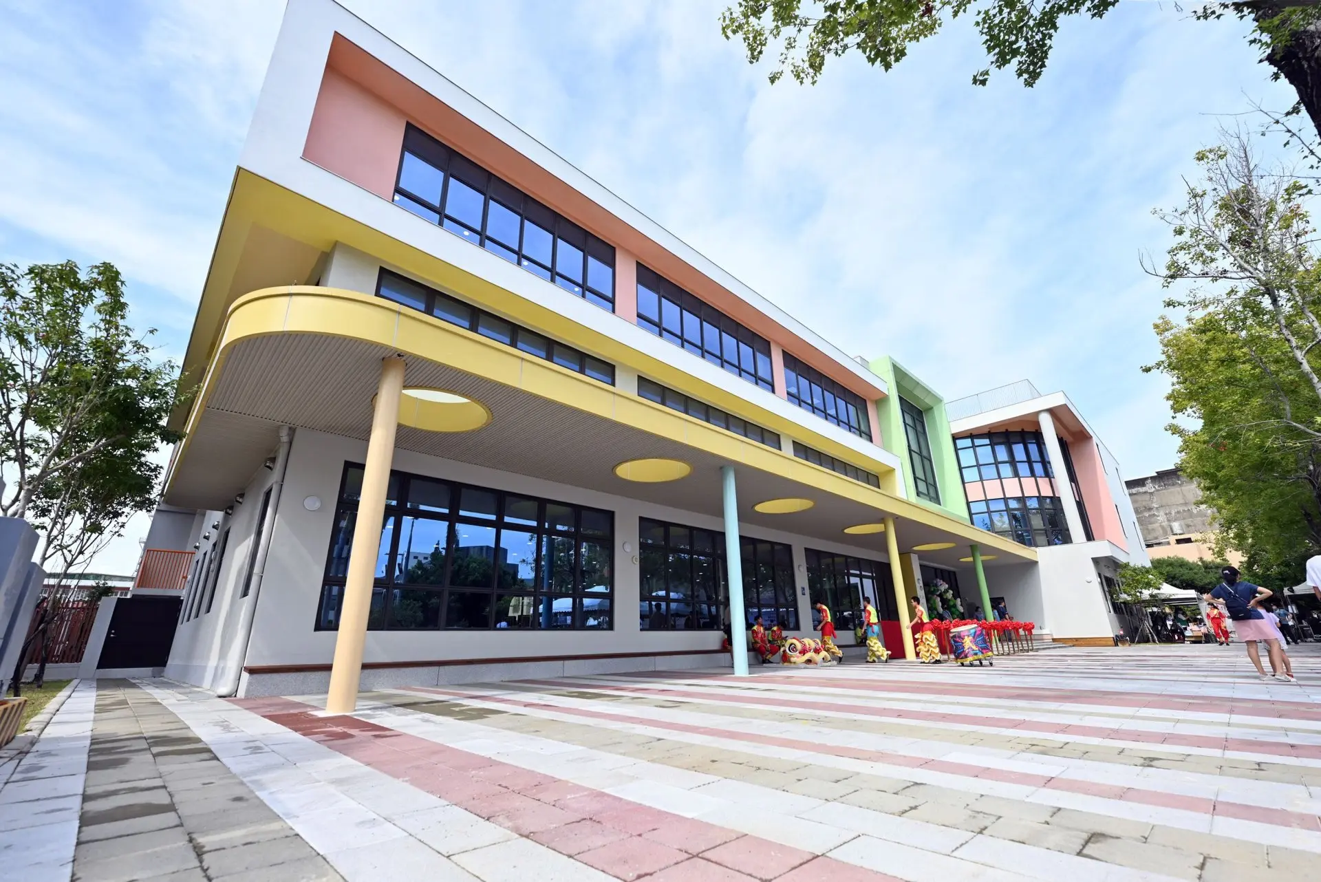 位在苗栗市自治路的苗栗親子館暨托嬰中心正式啟用。苗栗縣政府提供