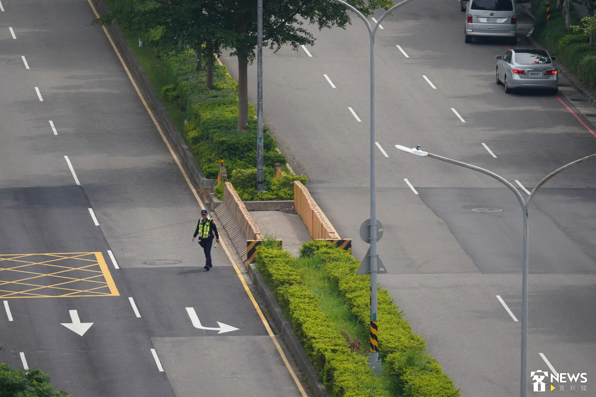 2026城鎮韌性演習，警察指揮道路車輛。廖晟文攝